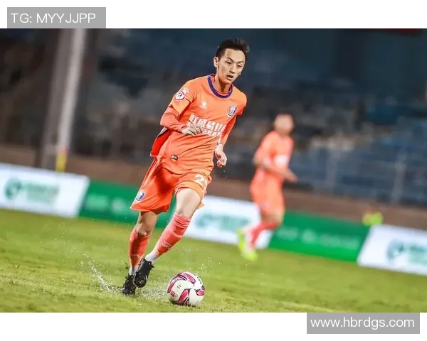 中国足球中缺乏中场球星的原因与影响及未来发展探讨 中国足球中缺乏中场球星的原因与影响及未来发展探讨