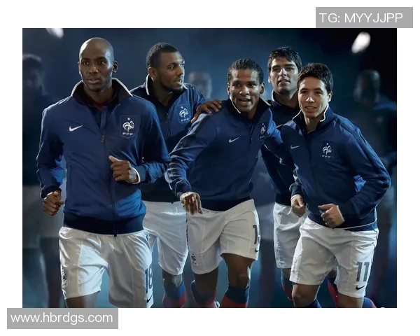 足球球星重返国家队再度披上战袍为国征战激情四溢